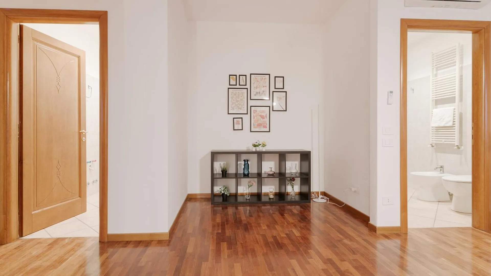 Spacious Apartment 600 Mt To Metro M3 Comasina Milan