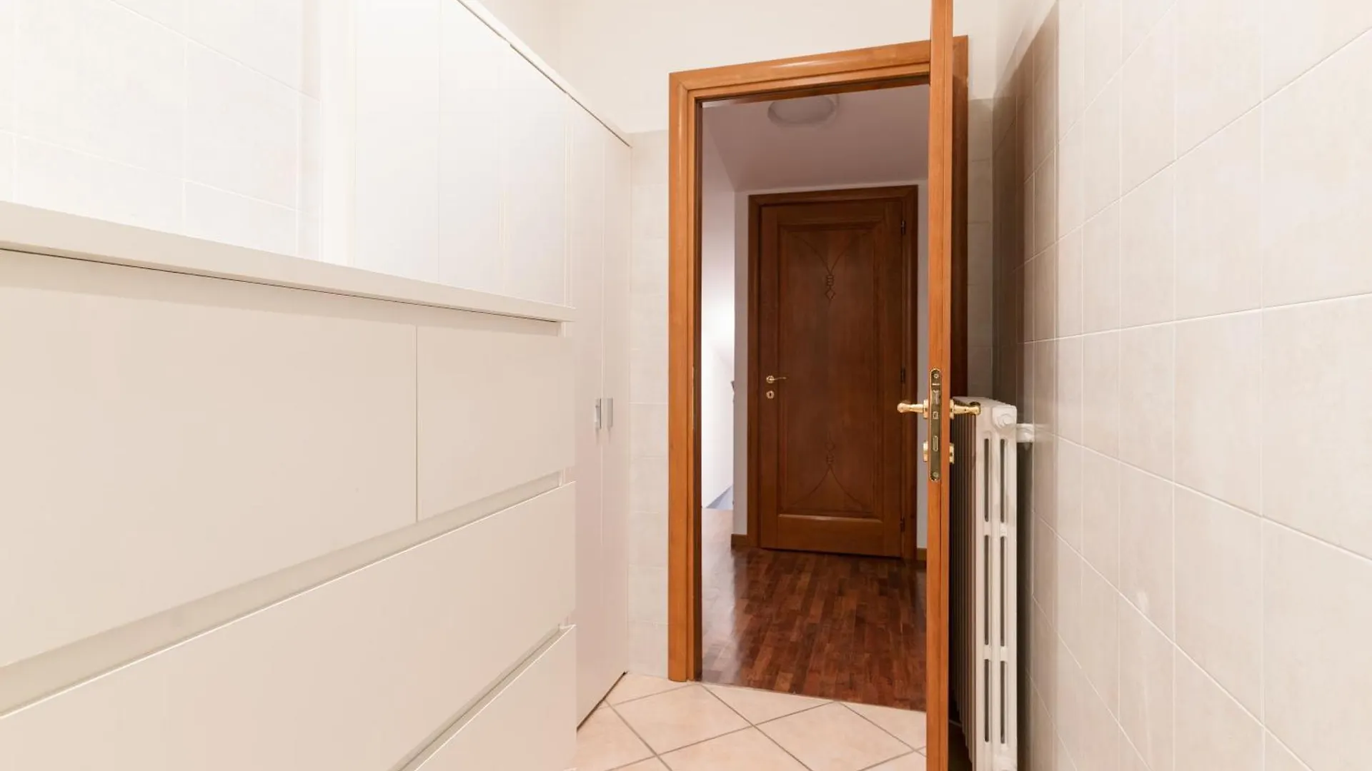 Spacious Apartment 600 Mt To Metro M3 Comasina ミラノ