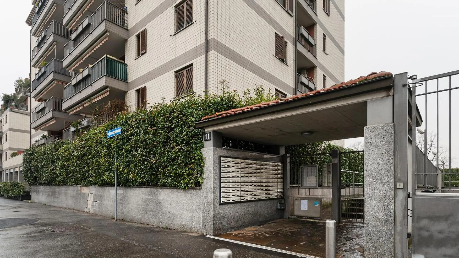 Spacious Apartment 600 Mt To Metro M3 Comasina ミラノ